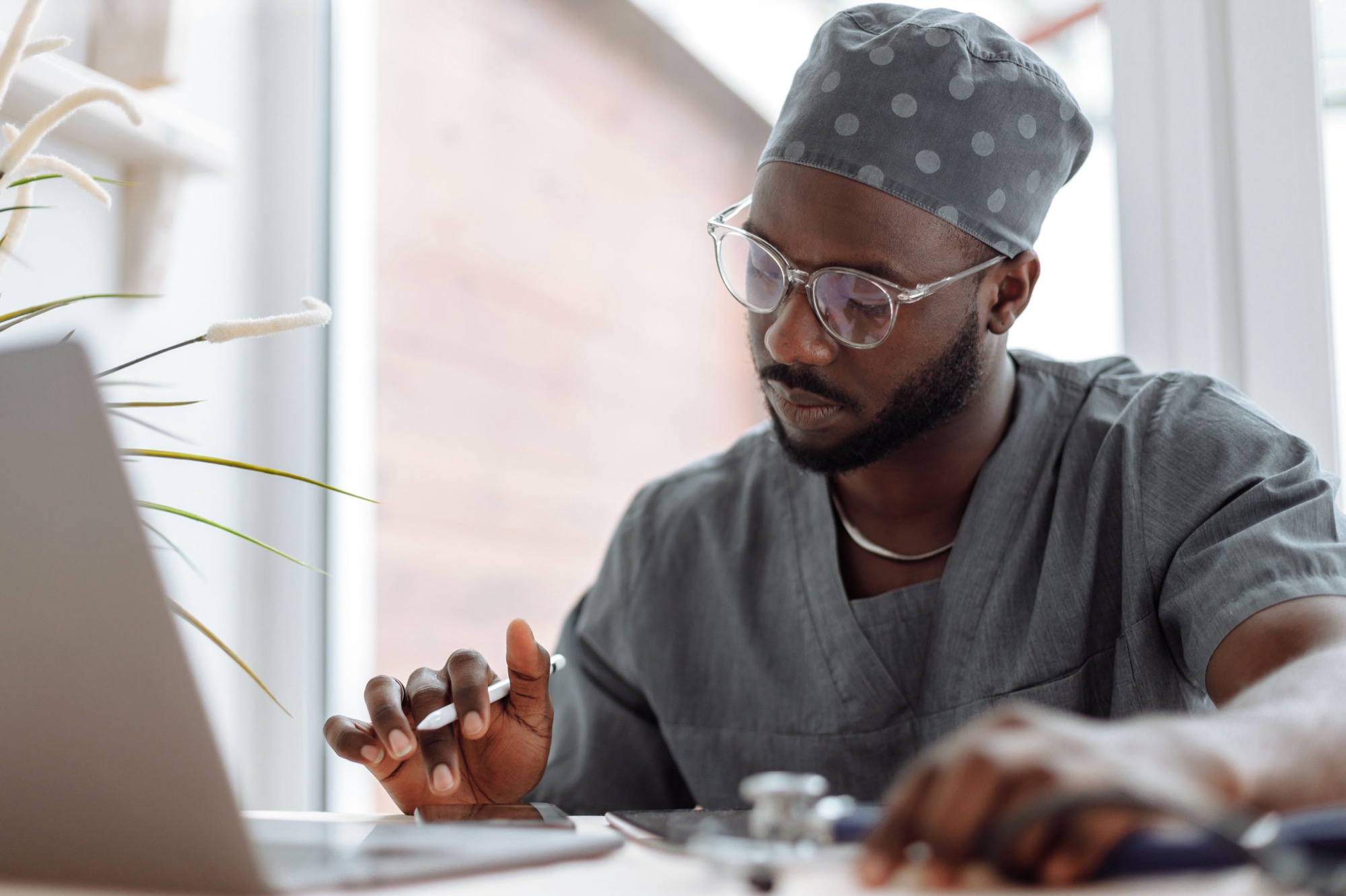 Hospital chargemaster data review and compliance analysis